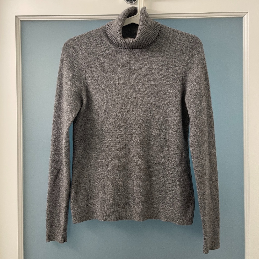 Gray 100% Cashmere Turtleneck XS